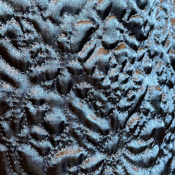 WHBM Thin Quilted Outer Vest Black - Picture 7 of 10